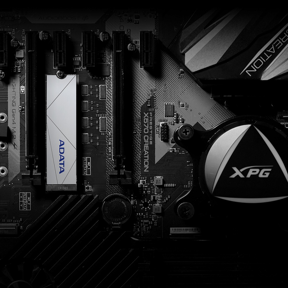 Premier SSD For Gamers PCIe Gen4x4 M.2 2280 ソリッドステート